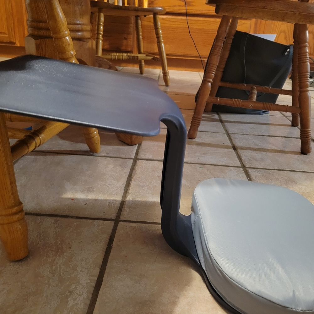 Child's floor desk